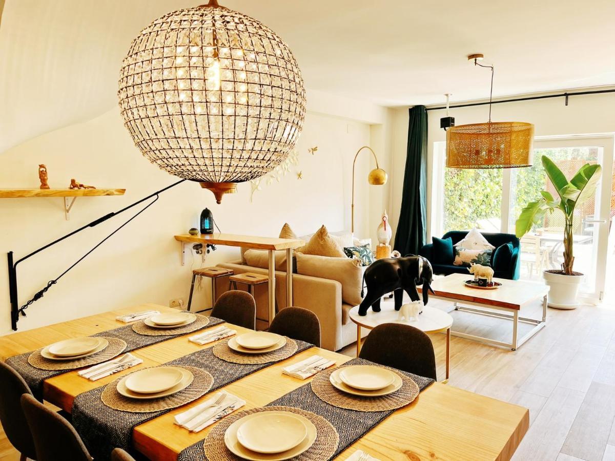 Cheerful Townhouse Center Sitges 5 Bedrooms Pool And Terrace Eksteriør bilde
