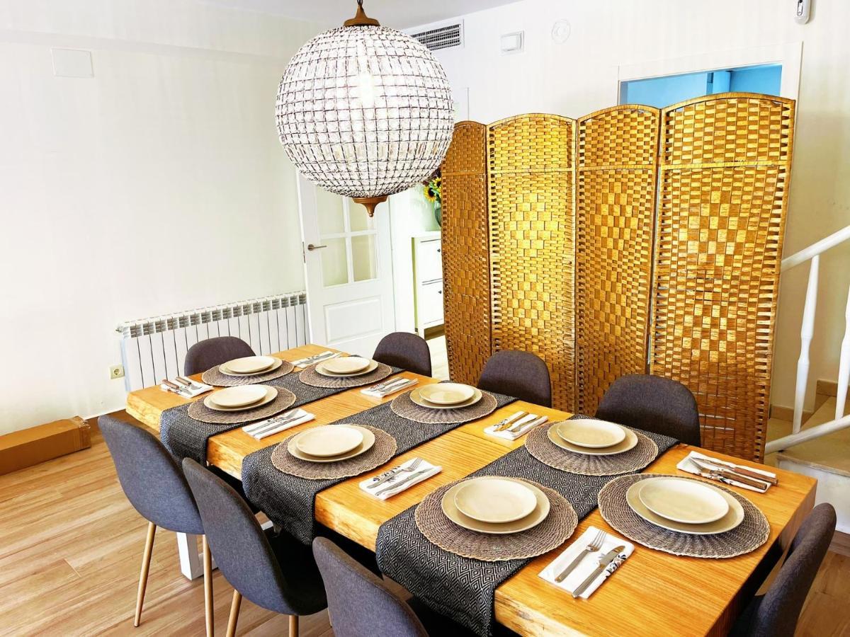 Cheerful Townhouse Center Sitges 5 Bedrooms Pool And Terrace Eksteriør bilde