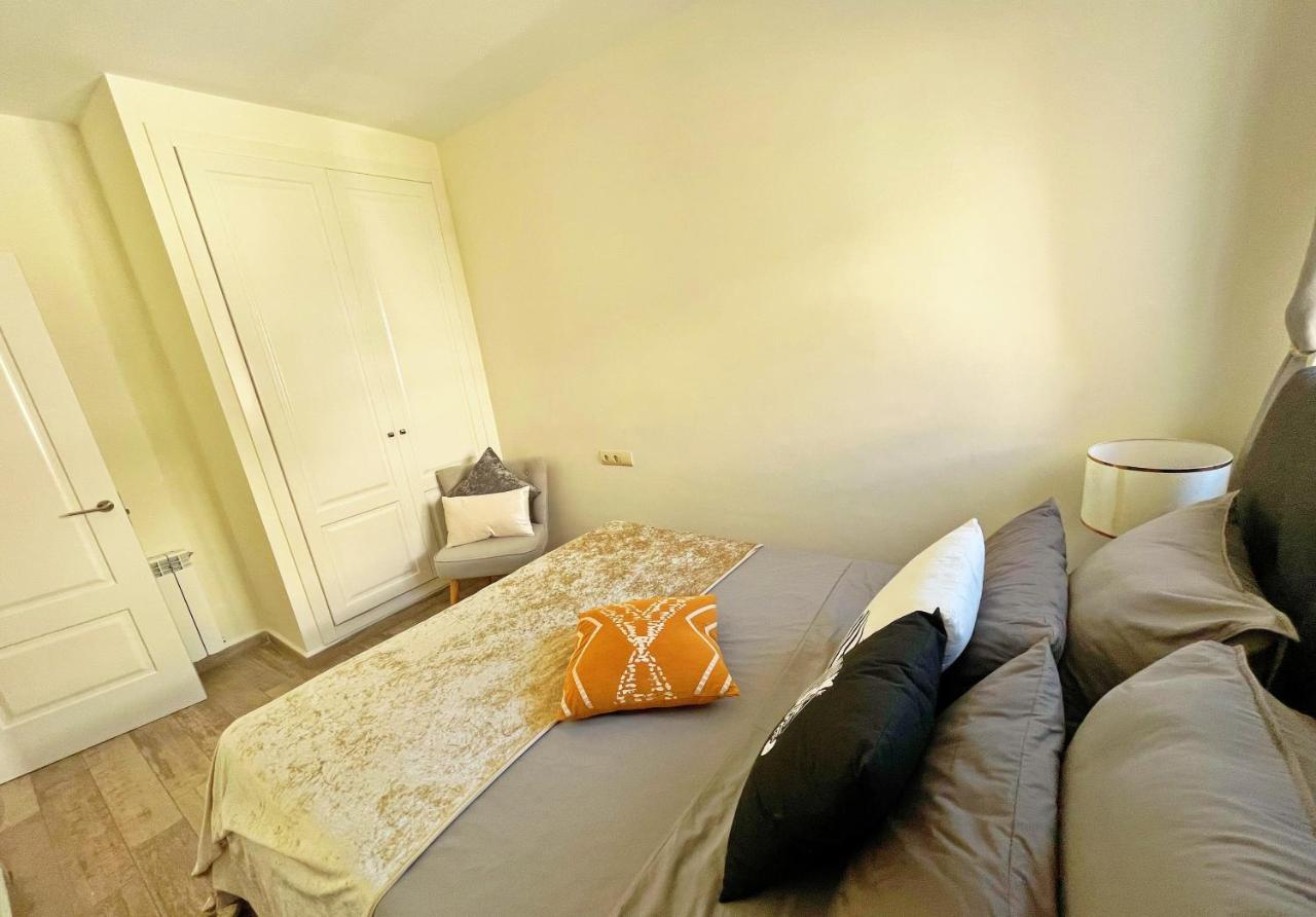 Cheerful Townhouse Center Sitges 5 Bedrooms Pool And Terrace Eksteriør bilde