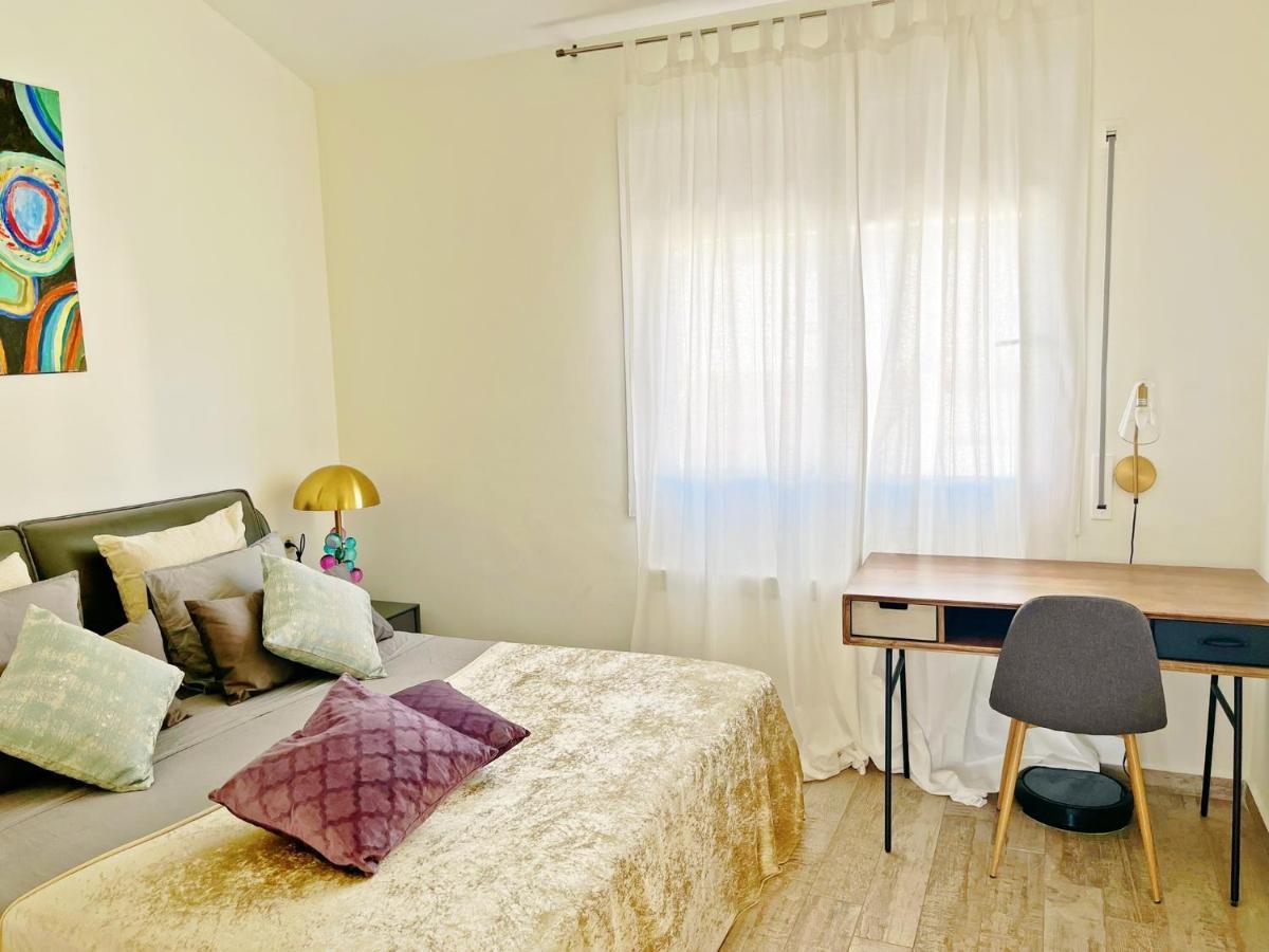Cheerful Townhouse Center Sitges 5 Bedrooms Pool And Terrace Eksteriør bilde
